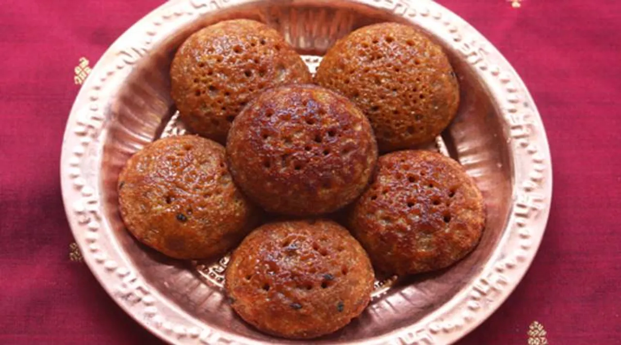 Karuppatti Thinai Appam Recipe