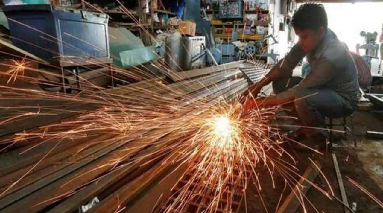 மாநில வணிக சீர்திருத்தங்கள் பட்டியல்: ஆந்திரா முதலிடம், தமிழ்நாடு 14ம் இடம்