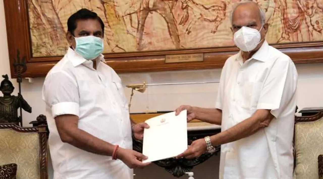 chief minister edappadi k palaniswmi meets governor banwarilal purohit, cm edappadi k palaniswmi meets governor banwarilal purohit, cm palaniswmi meets governor banwarilal purohit, முதல்வர் பழனிசாமி, ஆளுநர் பன்வாரிலால், முதல்வர் பழனிசாமி ஆளுநர் பன்வாரிலால் சந்திப்பு, அமைச்சர் விஜயபாஸ்கர், அமைச்சர் பெஞ்சமின், cm palaniswmi meets governor along with ministers, minister vijayabaskar, minister benjamin, minister kp anbazhagan, miniter vc shanmugam, dgp, chief secretary shanmugam