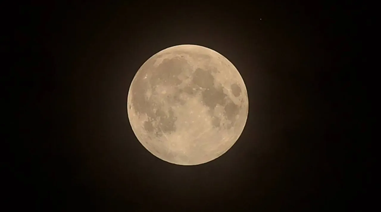 2020 Last Lunar Eclipse Date and Time in India Tamil News