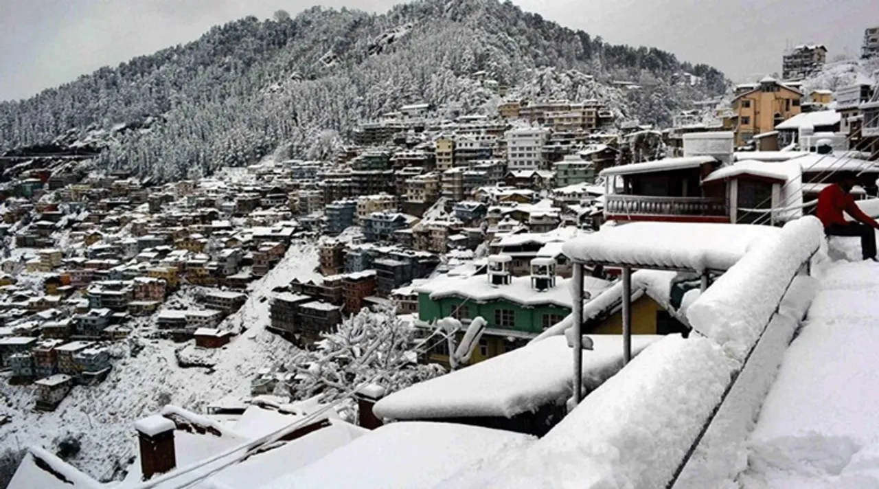 Snowfall drapes Himachal Pradesh’s Keylong in white blanket