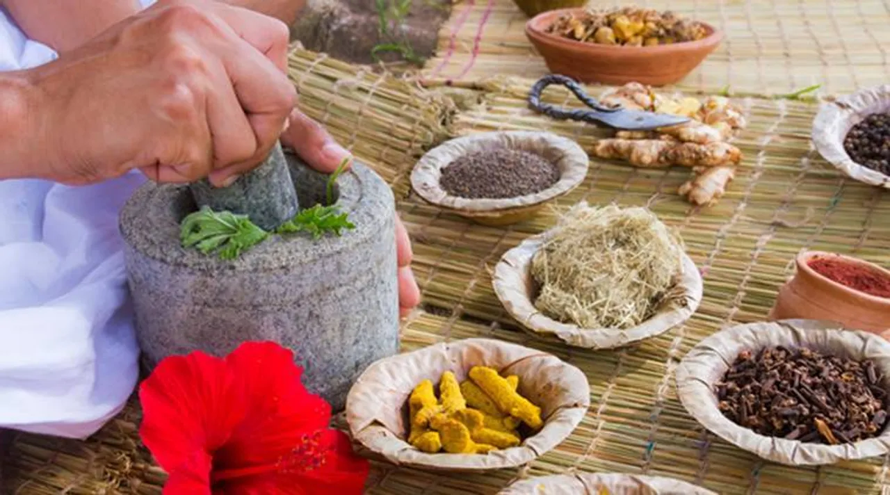ஆயுர்வேத மருத்துவம் மற்றும் அறுவை சிகிச்சை இளநிலை (BAMS)