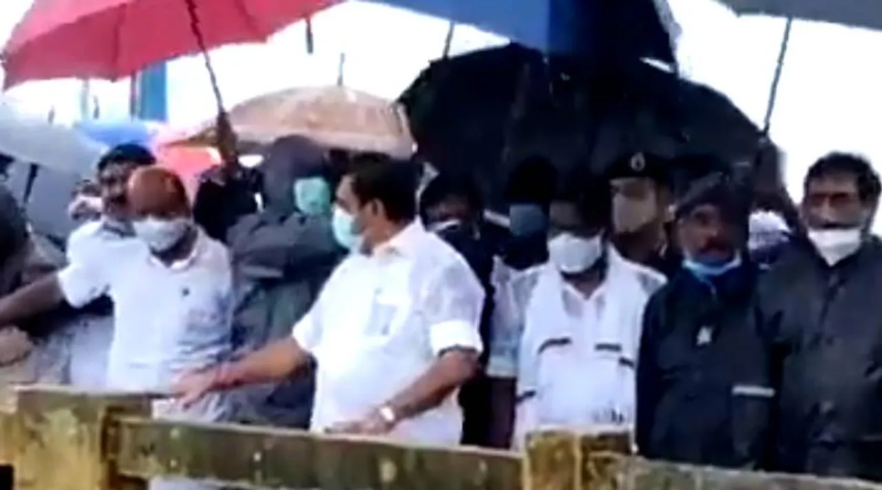nivar cyclone, cm edappadi k palaniswami announced, public holiday on 26th november for 13 districts, நிவர் புயல், நாகை, சென்னை, திருவண்ணாமலை, காஞ்சிபுரம், செங்கல்பட்டு, திருவள்ளூர், chennai, nagai, thiruvannamalai, kanchipuram, chengalpet, thiruvallur, கடலூர், மயிலாடுதுறை, maiyiladuthurai, cuddalore, puduchery, விழுப்புரம், 13 மாவட்டங்களில் வியாழக்கிழமை விடுமுறை, villupuram, karaikkal, tamil nadu faces nivar cyclone