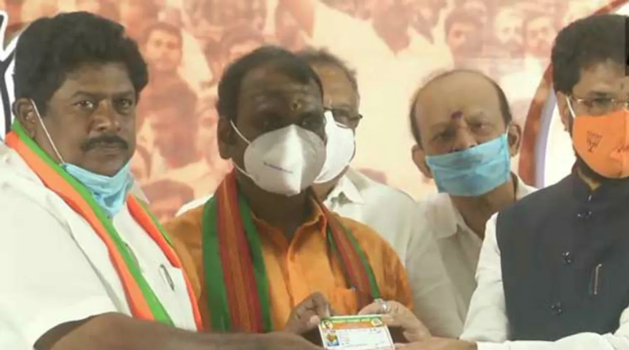 mk alagiris supporter meets amit shah