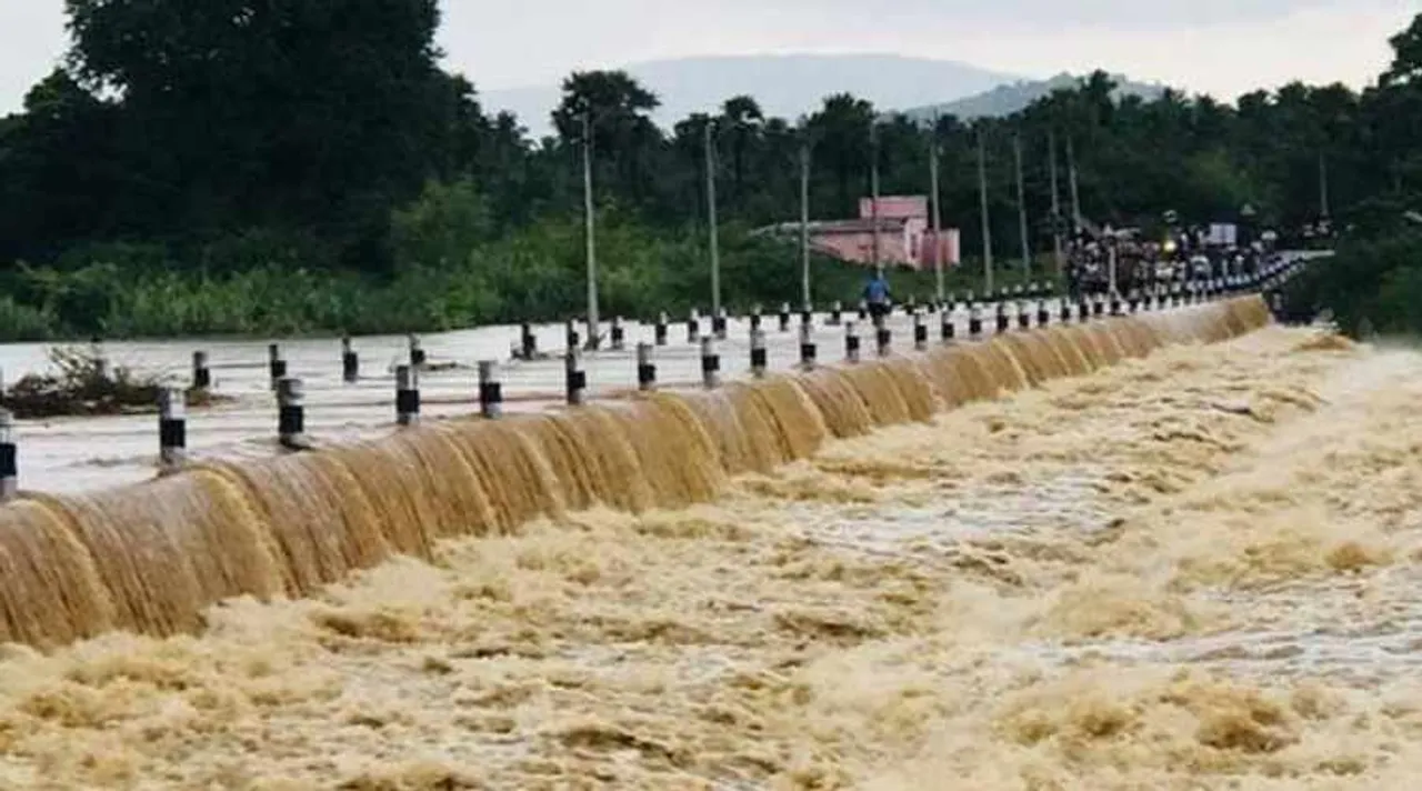 palar river, palar river flows in vellore, palar river flows in katpadi, பாலாற்றில் தண்ணீர், பாலாற்றில் வெள்ளம், வேலூர், காட்பாடி, காஞ்சிபுரம், palar river flows in kanchipuram, palar river flows after three years