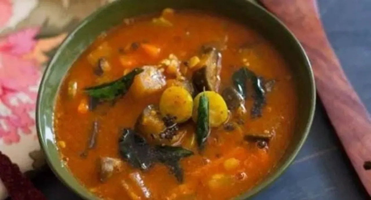 Vendhaya Kulambu Recipe Vendhaya Kulambu in tamil