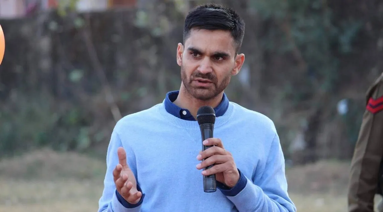 PDP’s Waheed Para paid Rs 10 lakh to Hizbul via Davinder Singh