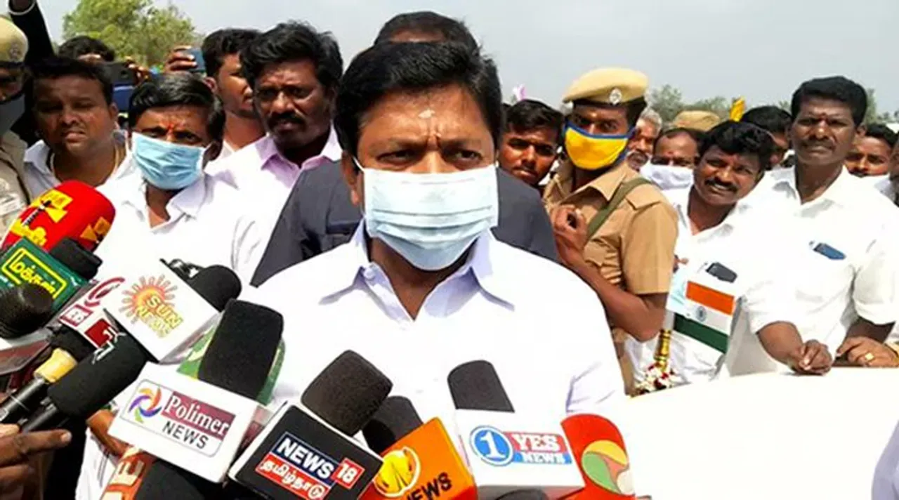 கலவரத்தை தூண்ட சசிகலா, டிடிவி தினகரன் சதி; டிஜிபி-யிடம் மீண்டும் அமைச்சர்கள் புகார்