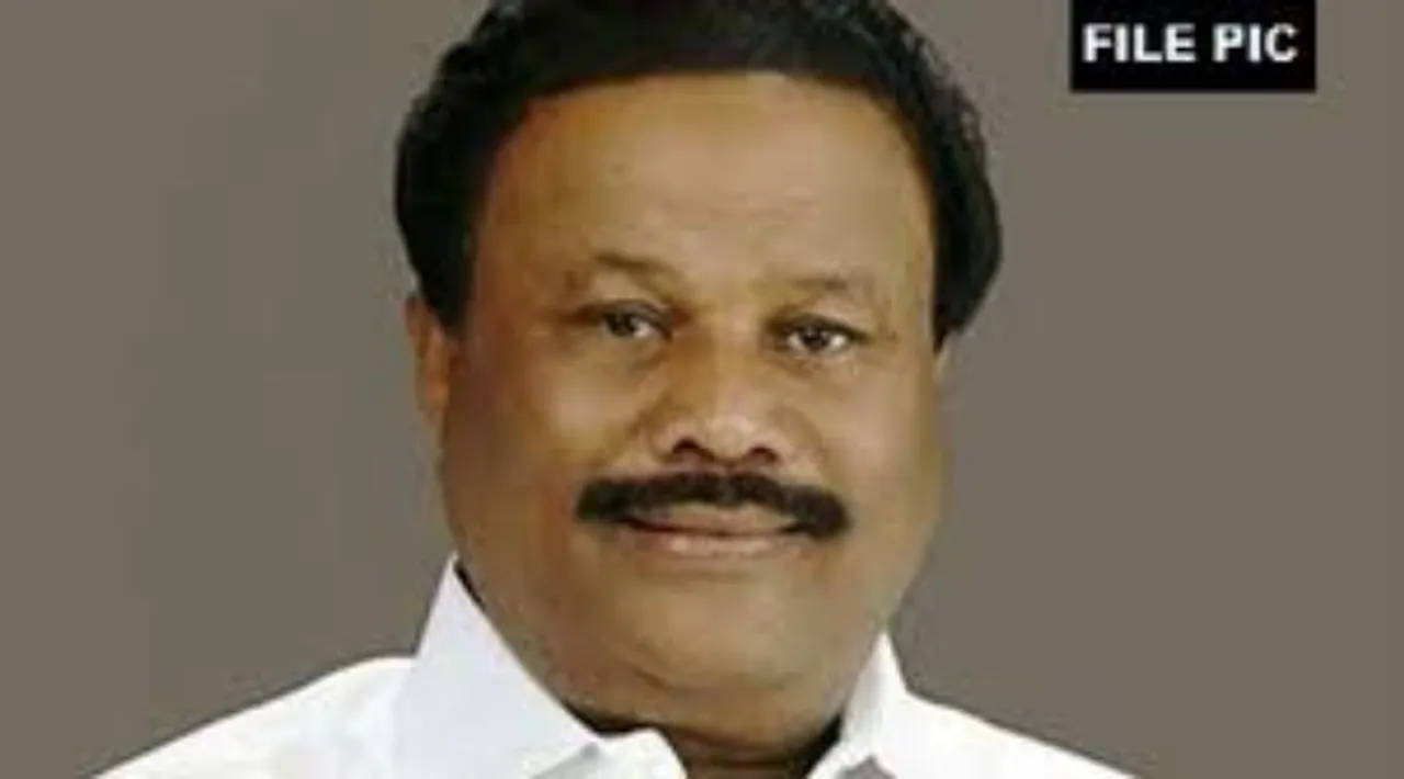 மன்மோகன்சிங்கா? முலாயம்சிங்கா? பாவம்... கன்பியூஸ் ஆயிட்டாரு!
