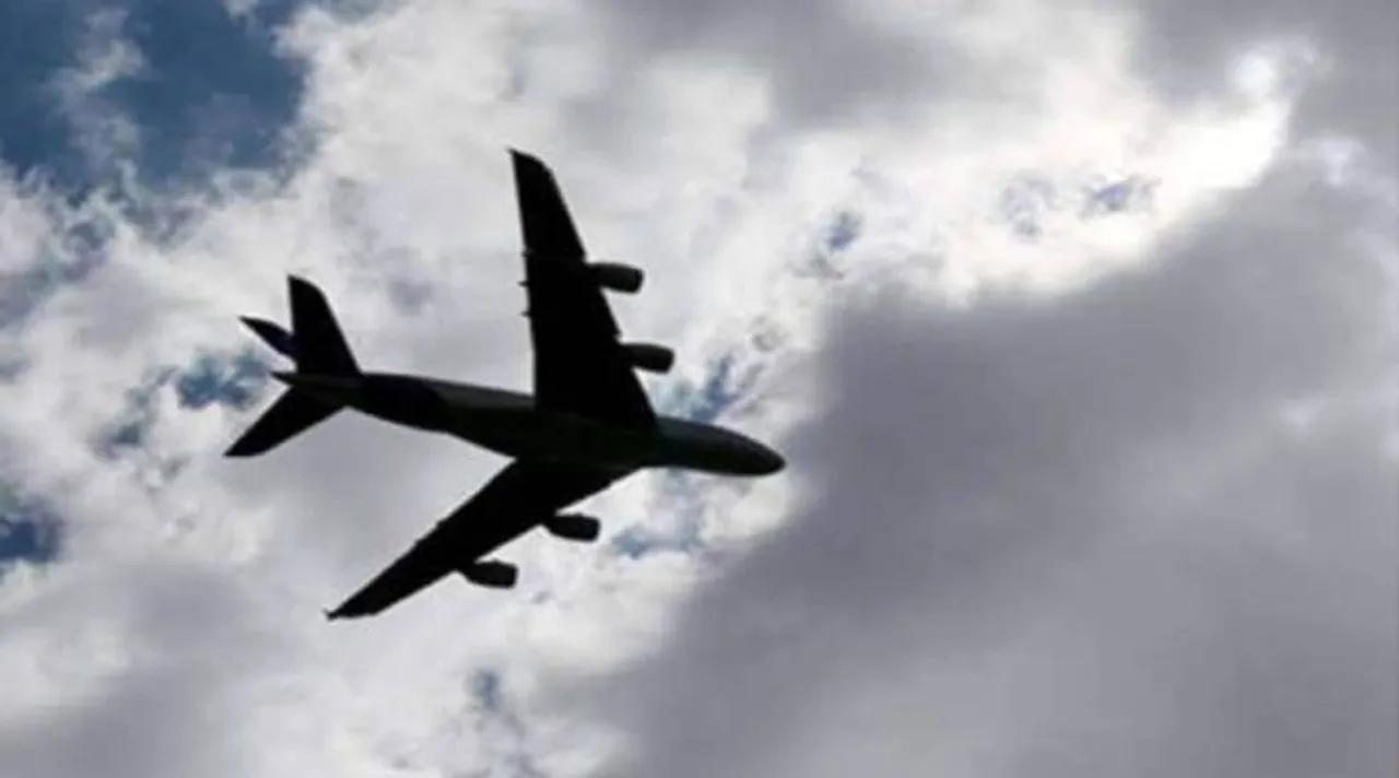 indonesia, indonesia airplane missing, indonesia airplane missing with 62 persons, இந்தோனேசியா, விமானம், indonesia aiplane, 62 பேர்களுடன் இந்தோனேசிய விமானம் மாயம்