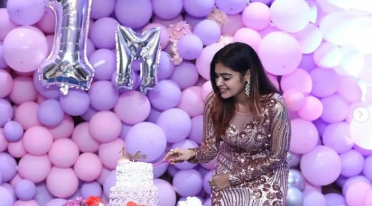 செல்லக் குட்டீஸ்தான் முக்கியம்: அபார சாதனையை ரசிகர்களுடன் கொண்டாடிய சீரியல் நடிகை
