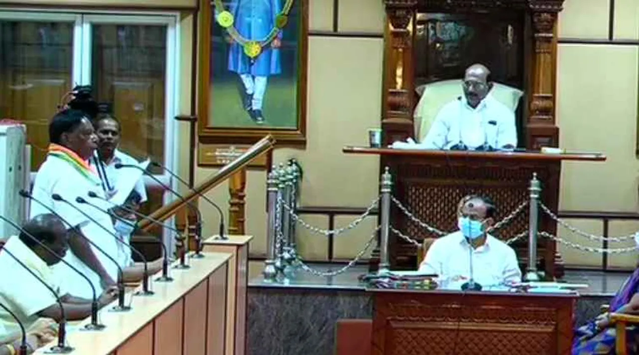 puducherry floor test, puducherry congress govt loses majority, puducherry cm v narayanasamy resigned, புதுச்சேரி சட்டப்பேரவை, புதுச்சேரி, புதுசேரி சட்டப்பேரவை நம்பிக்கை வாக்கெடுப்பு, புதுச்சேரியில் காங்கிரஸ் பெரும்பான்மை இழந்தது, narayanasamy resigned, முதல்வர் நாராயணசாமி ராஜினாமா, congress govt loses majority, puducherry floor test live, puducherry news, puducherry live, n rangasamy, congress, dmk, bjp, nr congress, காங்கிரஸ், திமுக, பாஜக, ரங்கசாமி