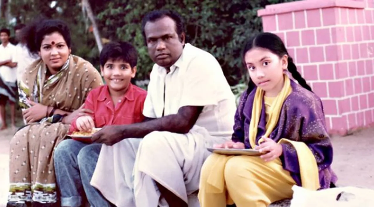 கெத்தாக கவுண்டமணி... சிறுவனாக பிரபல வாரிசு நடிகர்! யாருன்னு தெரிகிறதா?