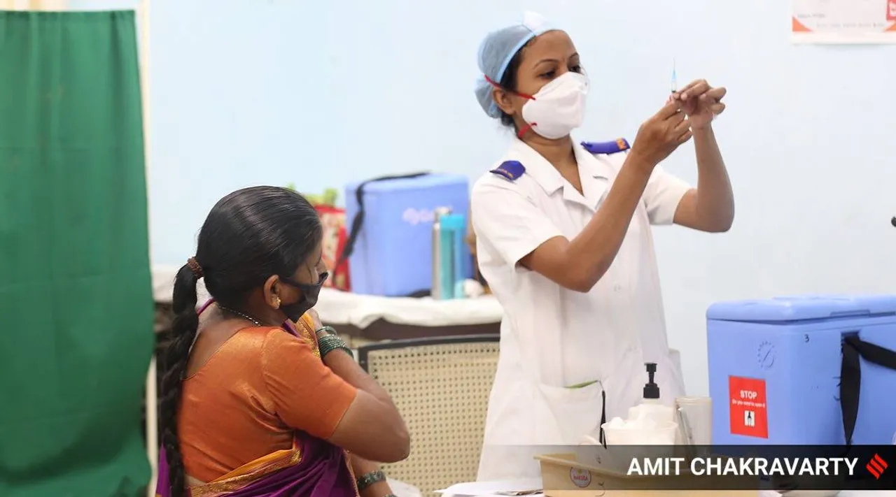 18+ அனைவருக்கும் தடுப்பூசி: எப்படி வழங்கப்போகிறது அரசு?