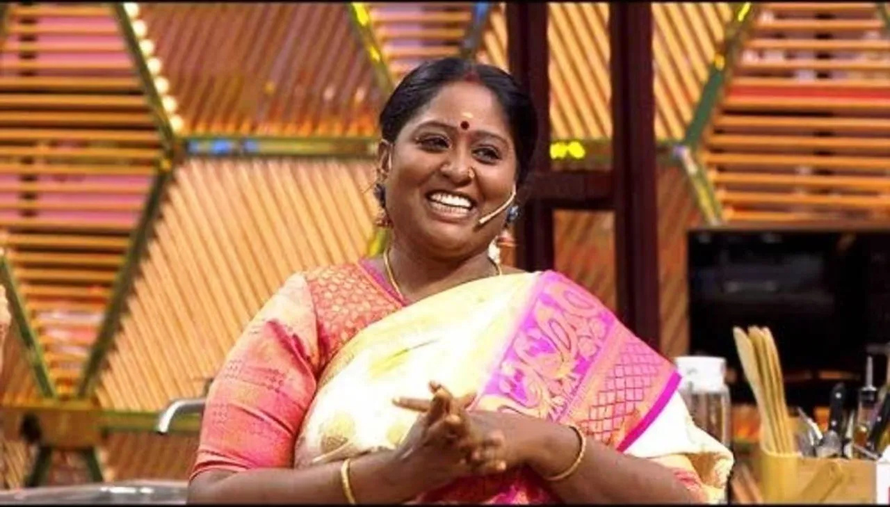 எனக்காக மட்டுமே வாழ்ந்த அம்மா..! மேடையில் கண்ணீர் விட்ட விஜய் டிவி நடிகை