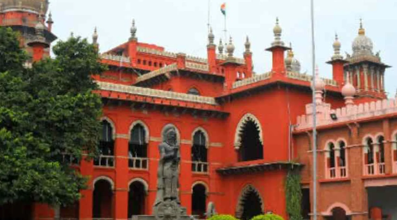 தமிழகத்தில் கொரோனா தடுப்பு ஊசி, ஆக்சிஜன் தட்டுபாடு இல்லை: ஐகோர்ட்டில் தமிழக அரசு தகவல்