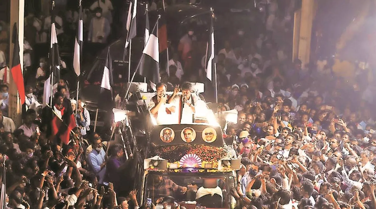 வாக்காளர்களுக்கு புதிய வசதி : வாக்களிக்கும் முன் தகவல் அறிய உதவும் இணையதளம்