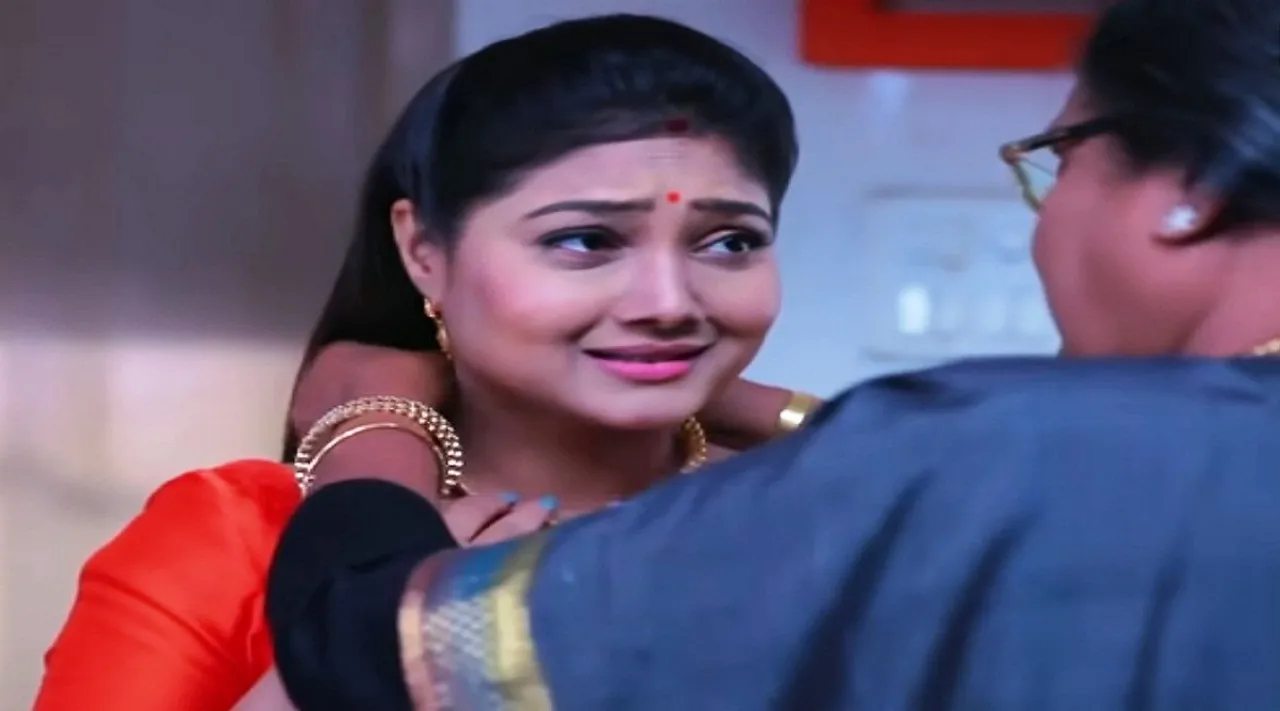 Roja Serial: பளபளக்கும் நெக்லஸ்... திருட்டுப் பட்டம் சுமக்கத் தயாராகும் ரோஜா..!