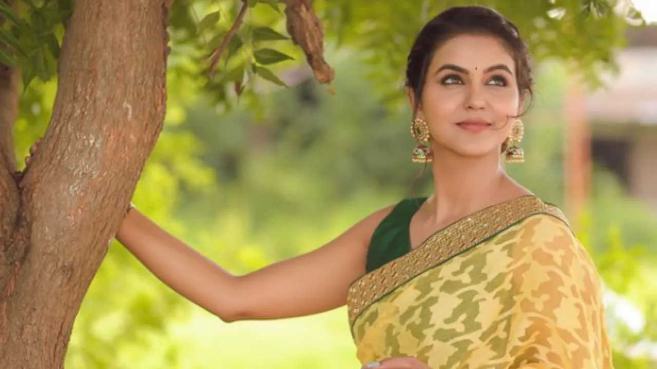 ஜீ தமிழ் சீரியல் வில்லியின் க்யூட் ஃபோட்டோஷூட் கலெக்ஷன்ஸ்...