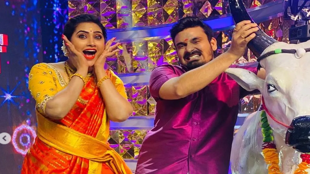 Myna Nandhini Trending Youtube Video Myna Wings Tamil