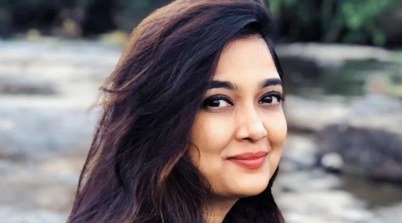 actress soundarya exposes college lecturer, singer soundarya, ஆபாச மெசேஜ் அனுப்பிய பேராசிரியர், பொதுவில் அம்பலப்படுத்திய நடிகை சௌந்தர்யா, tamil news