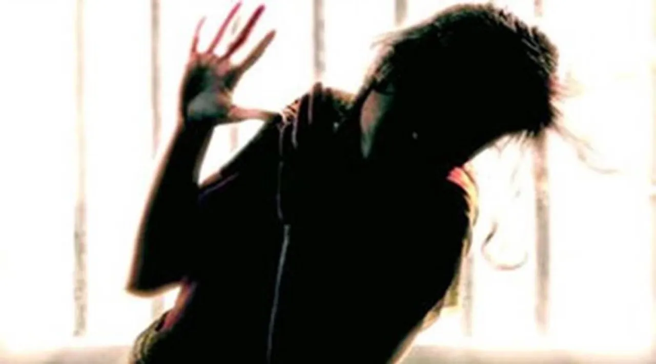 மாணவிகளுக்கு பாலியல் தொல்லை; சென்னை தனியார் பள்ளி ஆசிரியர் கைது!