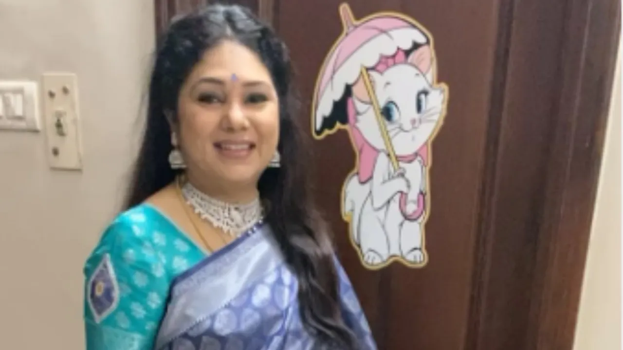 15 வயதில் உலக நாயகன் பட அறிமுகம்.. 20 வருட சின்னத்திரை பயணம்.. தாலாட்டு சீரியல் சிவகாமி லைஃப் ஸ்டோரி!