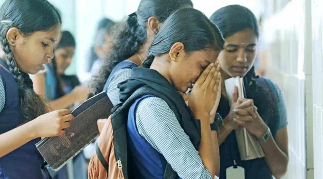 TN SSLC Result 2021 Live updates :  10ம் மதிப்பெண் பட்டியல் வெளியீடு
