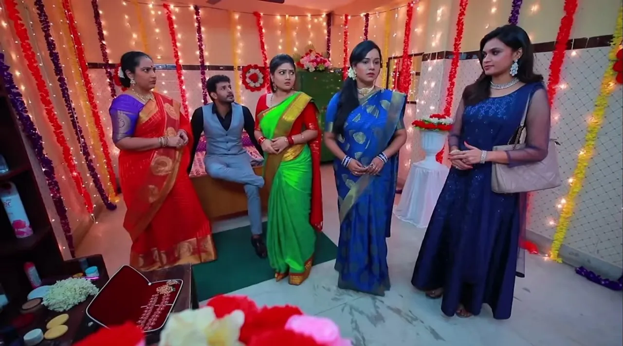 Sun TV Serial; முதலிரவு அறையில் கேமரா வைத்திருப்பதாக அனு மீது சந்தேகப்படும் அர்ஜூன்… வேற பிளானில் அனு