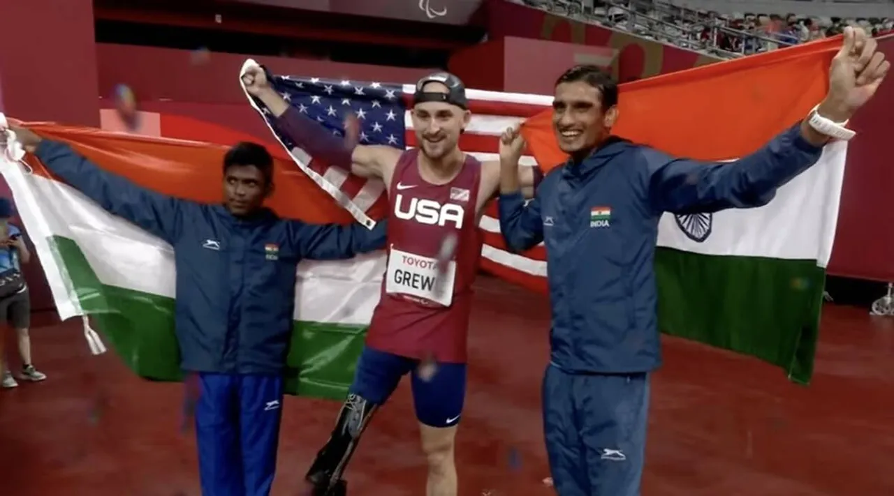Mariyappan Thangavelu wins Silver medal, Tokyo Paralympics, Mariyappan wins silver, tamil nadu athlets Mariyappan wins silver, டோக்கியோ பாராலிம்பிக், வெள்ளிப் பதக்கம் வென்றார் தமிழக வீரர் மாரியப்பன், மாரியப்பன் தங்கவேலு, வெள்ளிப் பதக்கம், ஷரத் குமார் வெண்கலம் வென்றார், Mariyappan wins silver medal, sharad kumar wins bronze