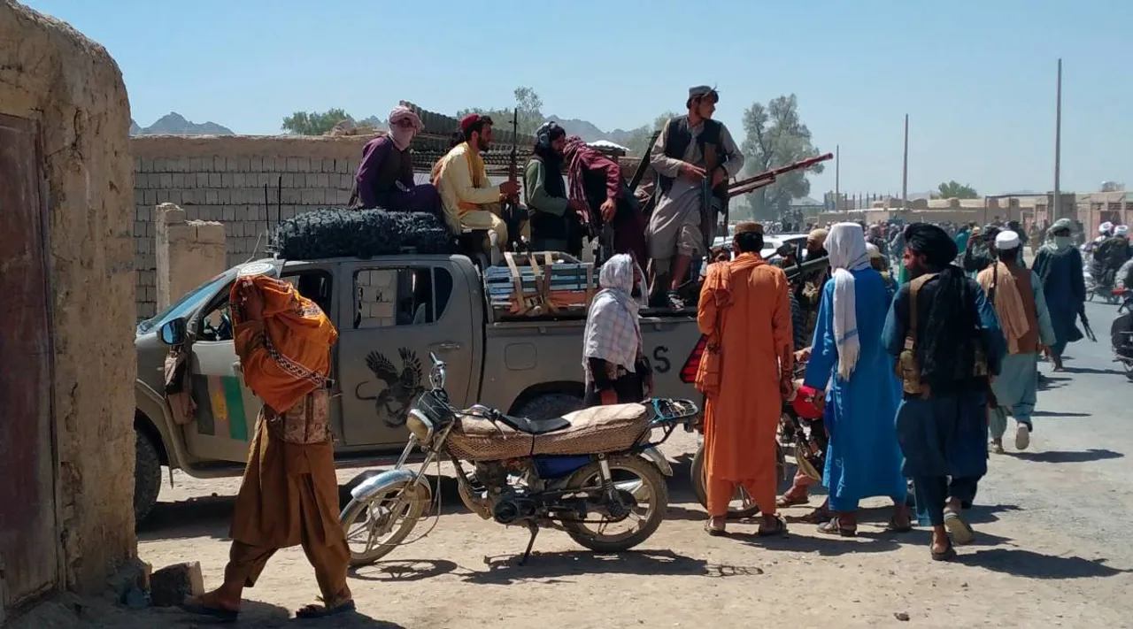 kabul airport blasts, us drone airstrikes, Taliban, காபூல் விமான நிலையம், அமெரிக்க ட்ரோன் தாக்குதல், தலிபான்கள், குண்டுவெடிப்பு, us drone strikes suicide bombers vehicle near kabul airport, afghanistan, us, pakistan