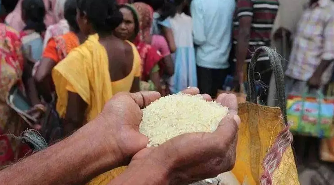 சிறப்புத் திட்டத்தில் உணவுப்பொருட்கள்: ரேஷன் கார்டில் கட்டாயம் இதைச் செய்யுங்க!
