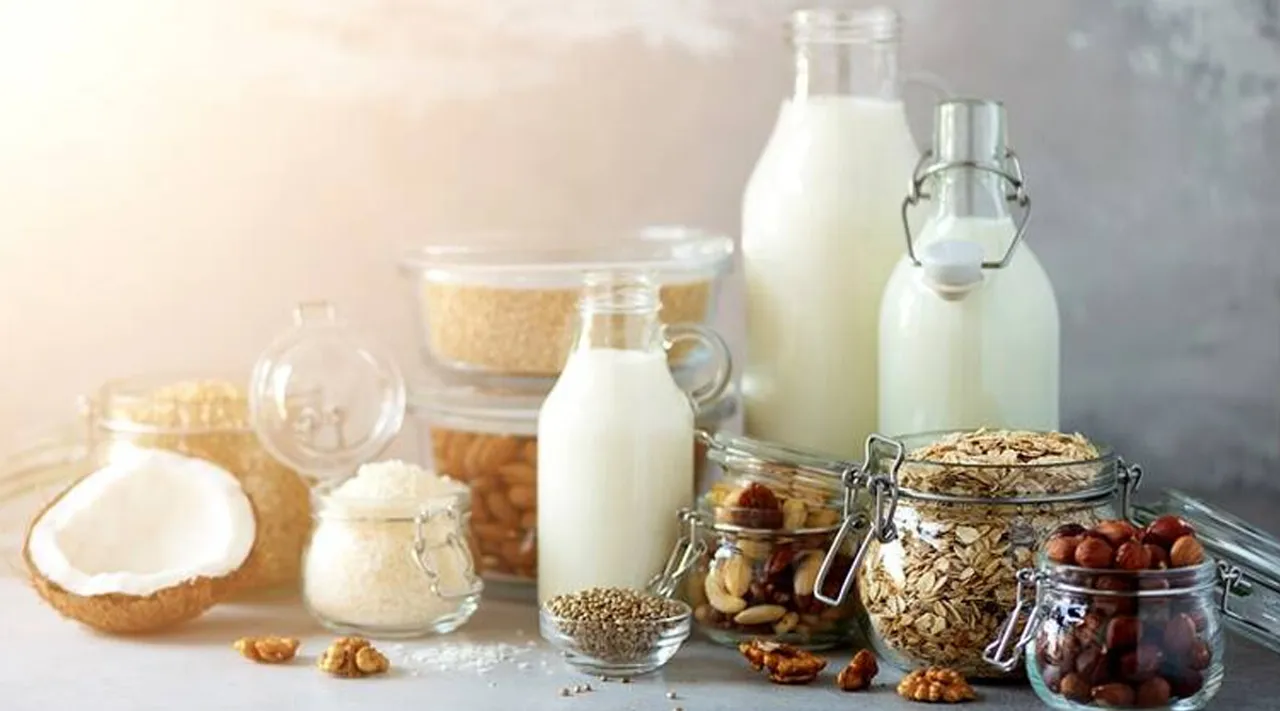 விட்டமின்ஸ், மினரல்ஸ் நிறைய இருக்கு... முந்திரி பால் இப்படி செய்து பாருங்க!