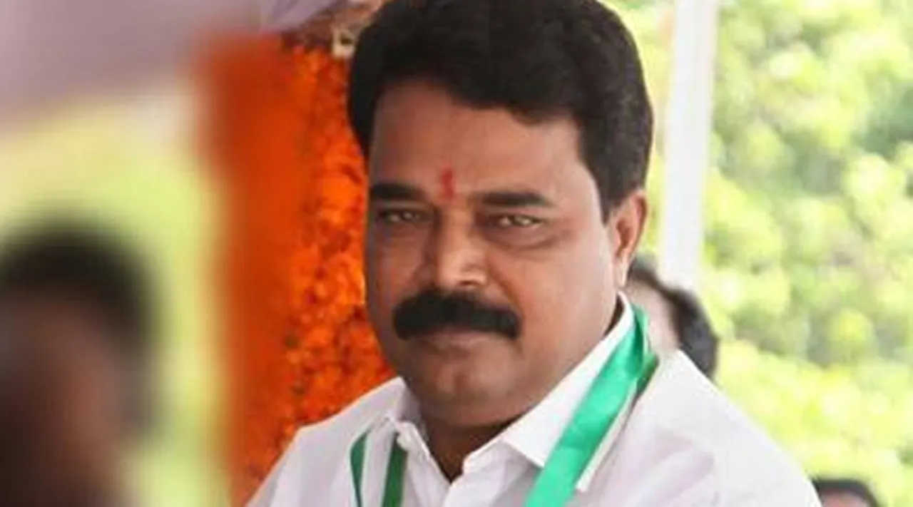9-ம் வகுப்பை பாதியில் விட்டவர்: அதிமுகவில் சேலம் இளங்கோவன் கிடுகிடுவென வளர்ந்த கதை!