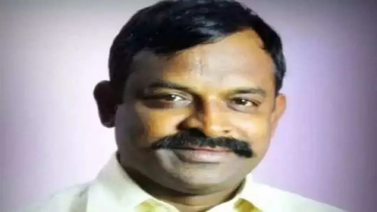 முதல்வர் குறித்து ட்விட்டரில் அவதூறு கருத்து… நள்ளிரவில் பாஜக பிரமுகர் கைது