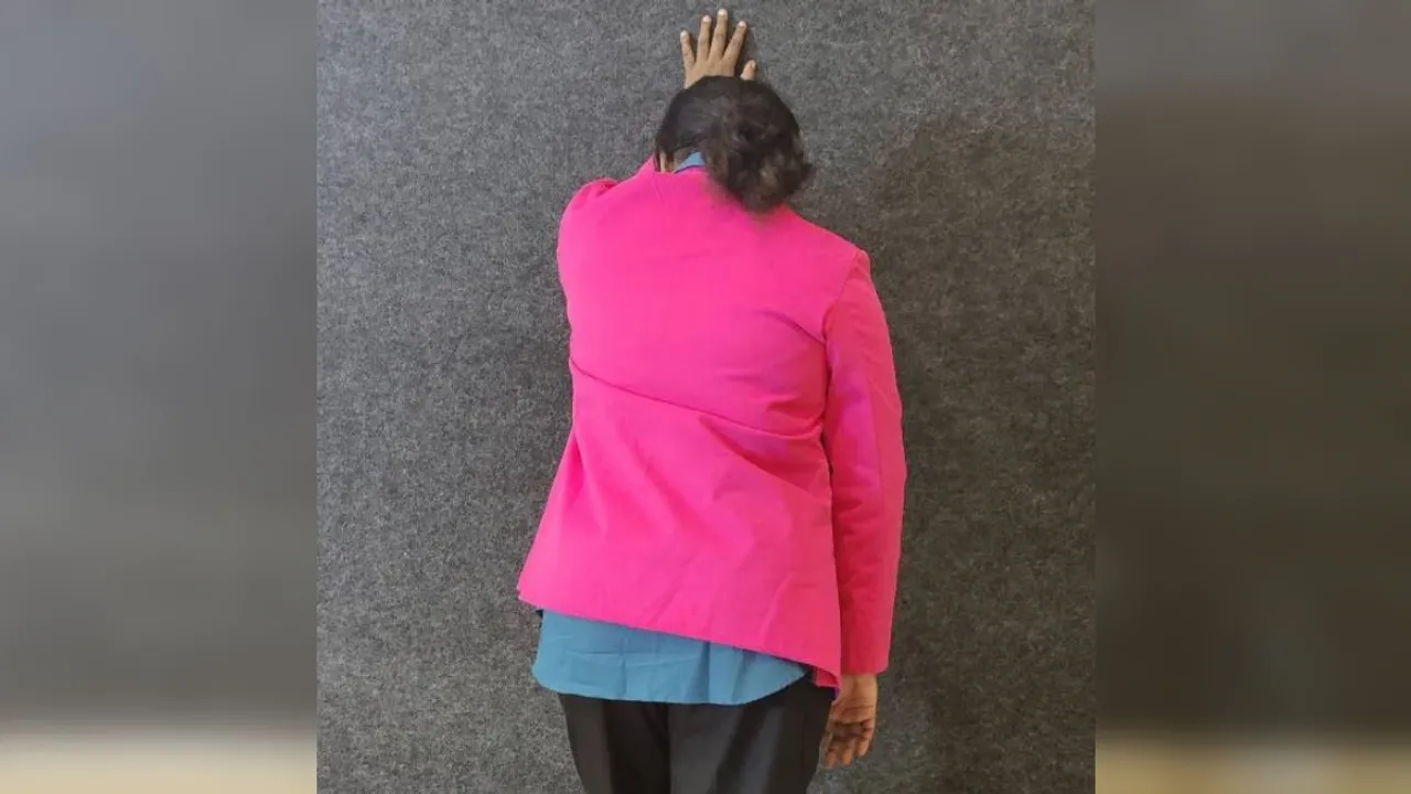 நாய் சேகர் கெட்டப்பில் மிரட்டிய டிவி நடிகை: யாருன்னு கண்டுபிடிங்க!