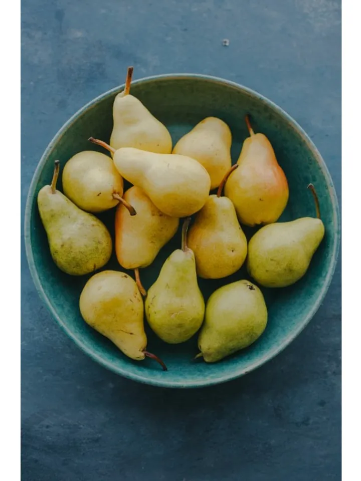 pear - unsplash (1)
