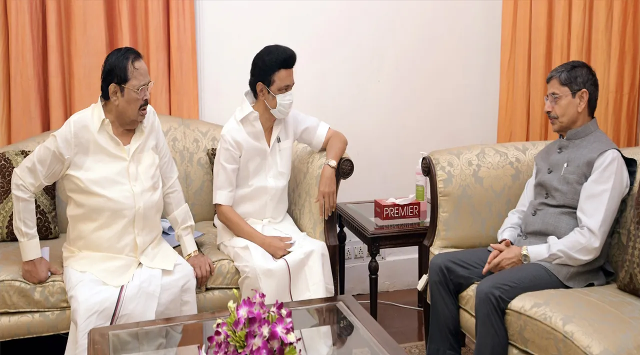 தமிழக முதல்வர் - ஆளுநர் திடீர் சந்திப்பு : நீட் விலக்கு மசோதா குறித்து கேட்டறிந்ததாக தகவல்