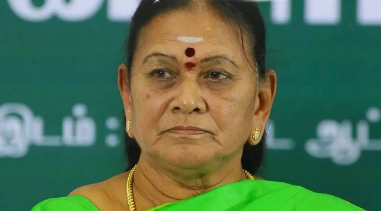 Former AIADMK Minister saroja, saroja anticipatory bail application hearing postponed, அதிமுக முன்னாள் அமைச்சர் சரோஜா, முன்னாள் அமைச்சர் சரோஜா முன்ஜாமீன் மனு விசாரணை ஒத்திவைப்பு, aiadmk, namakkal, tamil news, tamil nadu news