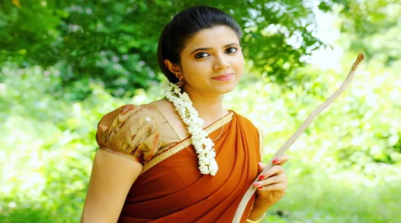 Vaanathaipola Swetha Khelge Latest Photoshoot Photos