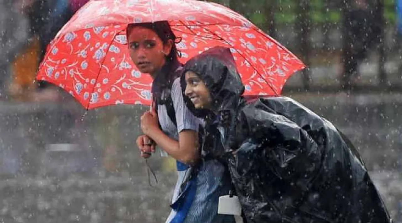 கனமழை எச்சரிக்கை; எந்தெந்த மாவட்டங்களில் பள்ளி, கல்லூரிகளுக்கு விடுமுறை?