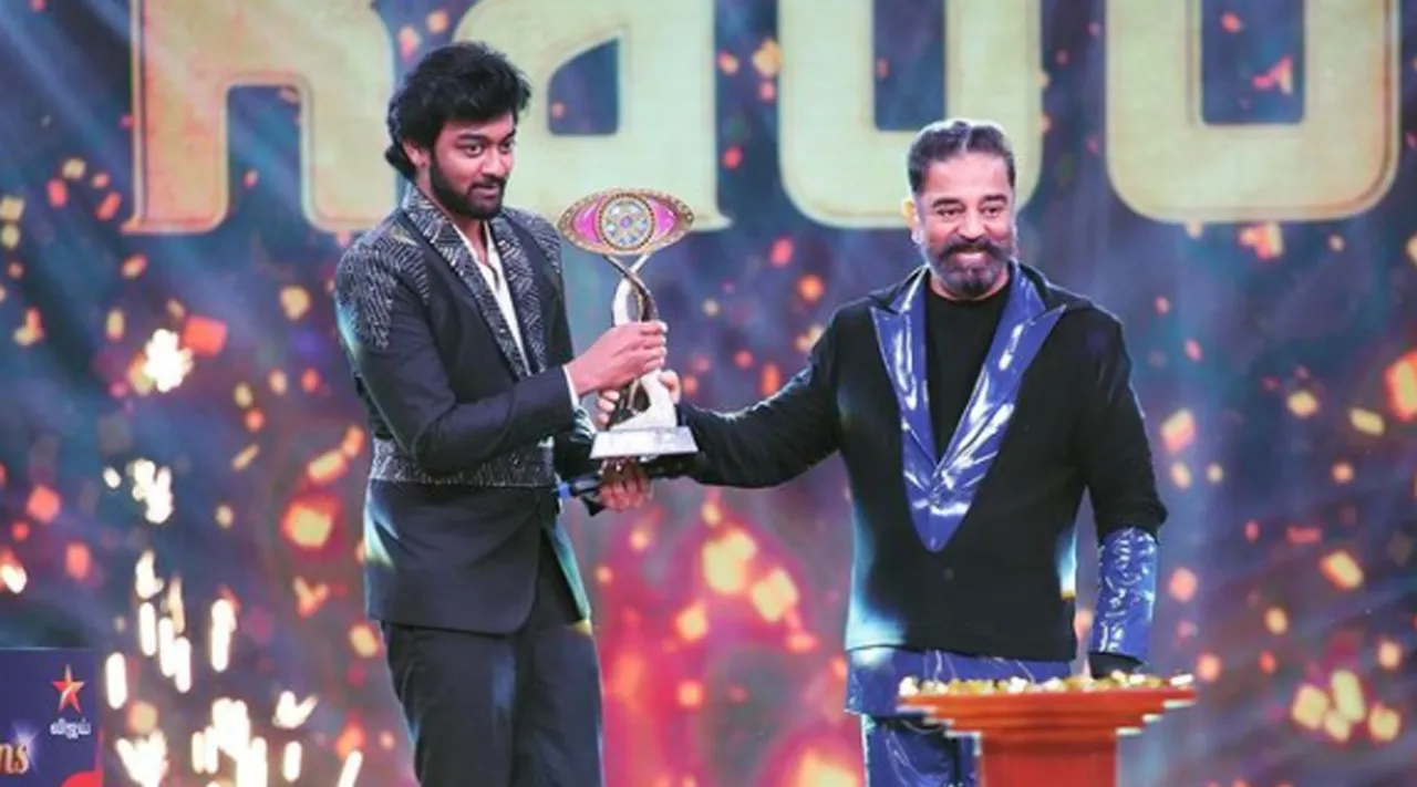குருநாதர் பாக்யராஜ், இயக்குநர் நெல்சனிடம் ஆசி... பிக்பாஸ் ராஜூ ஜெயமோகன் வைரல் போட்டோ