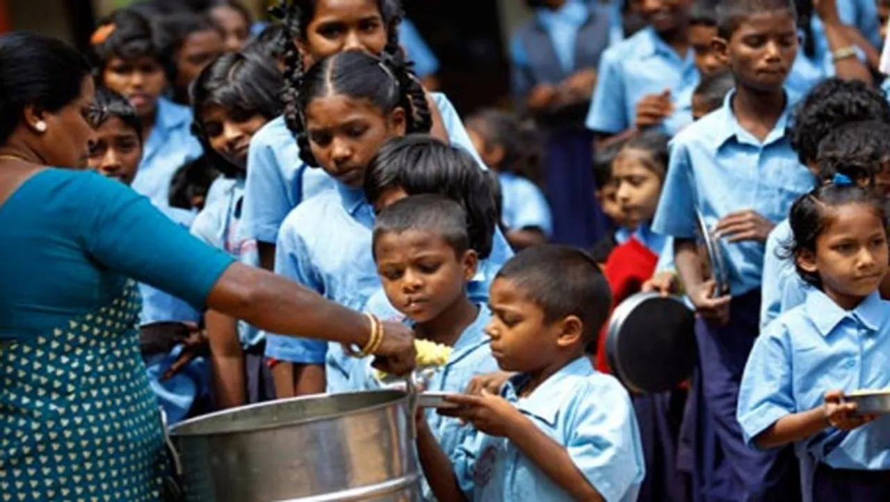 அரிசி, கொண்டைகடலை, முட்டை…பள்ளி மாணவர்களின் வீடு தேடி செல்லும் உலர் உணவு பொருட்கள்