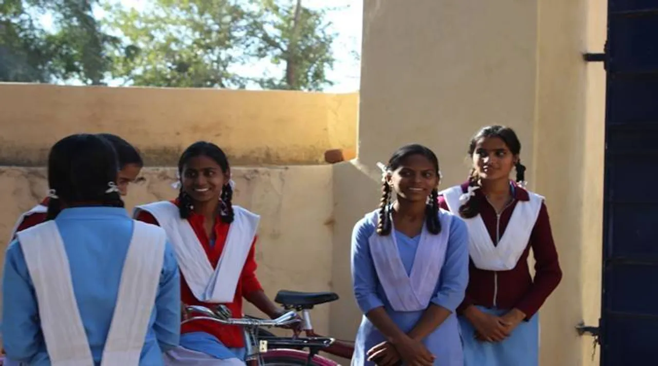 பாலிடெக்னிக், ஐடிஐ படிப்பில் சேரும் மாணவிகளுக்கும் மாதம் ரூ.1000: நிதி அமைச்சர்
