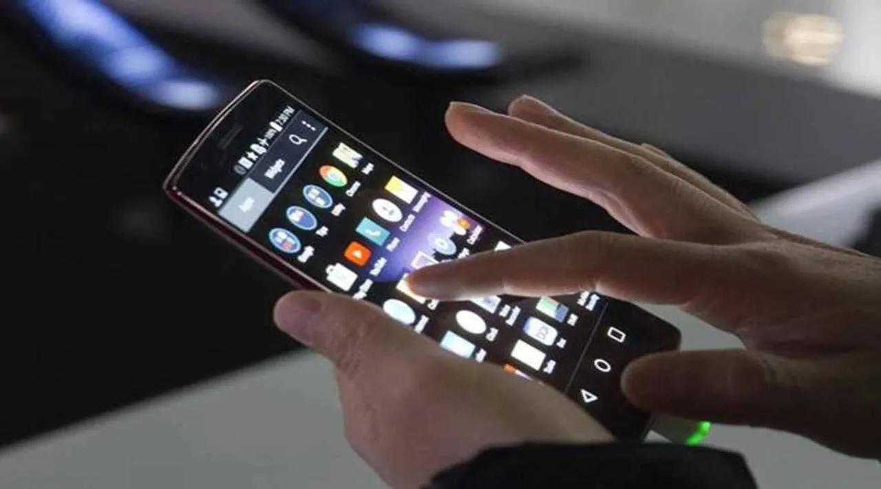 IRCTC Confirmtkt App: ரயில் டிக்கெட் புக்கிங் மட்டுமல்ல… இதில் இவ்வளவு வசதி இருக்கு!