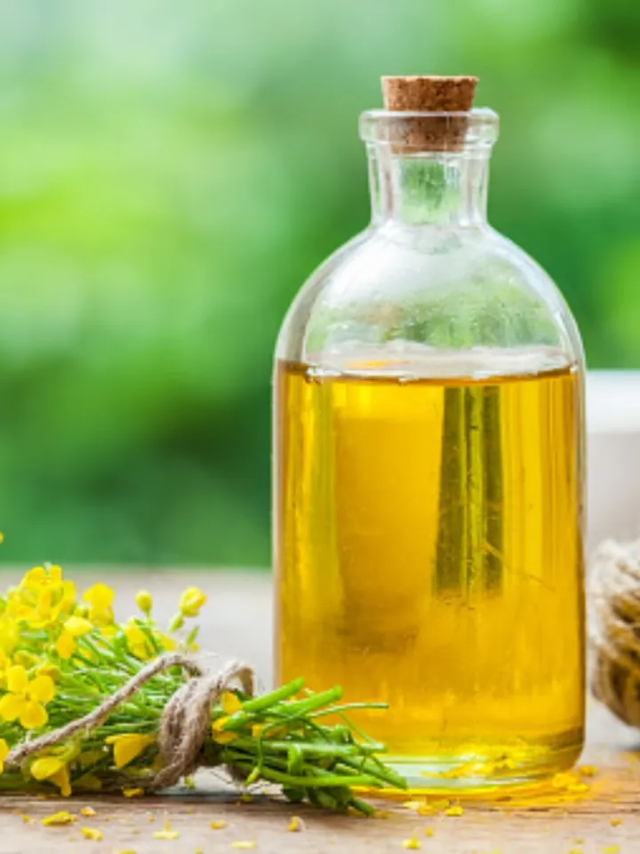 canola oil 1 - unsplash (1)