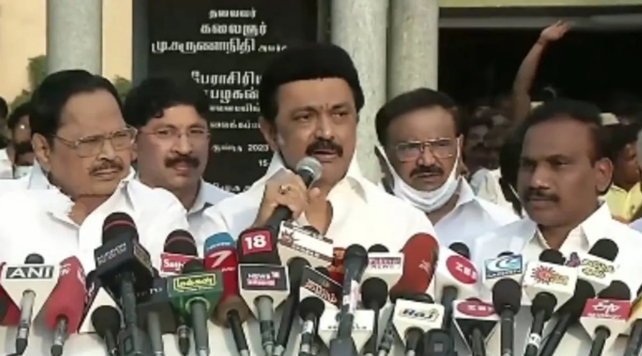 urban local body polls results, tamilnadu, aiadmk, aiadmk leaders lose their party fort, edappadi palaniswami, திமுக, அதிமுக, எடப்பாடி பழனிசாமி, எஸ்பி வேலுமணி, நகர்ப்புற உள்ளாட்சித் தேர்தல் முடிவுகள், கோட்டையை பறிகொடுத்த அதிமுக தலைவர்கள், செந்தில் பாலாஜி, கேஎன் நேரு, முக ஸ்டாலின், கோவை, சேலம், senthil balaaji, kn nehru, mk stalin, eps, sp velumani, sengottaiyan, coimbatore, salem, erode, dmk, dmk sweep winning