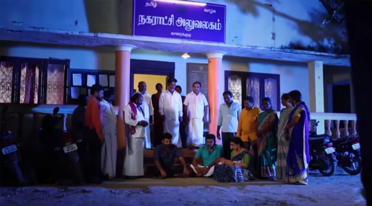 குடும்பத்தினருடன் தர்ணா போராட்டத்தில் மூர்த்தி : பாண்டியன் ஸ்டோர்ஸ் திறக்கப்படுமா?
