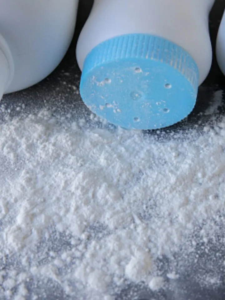 talcum powder 2 - unsplash (1)