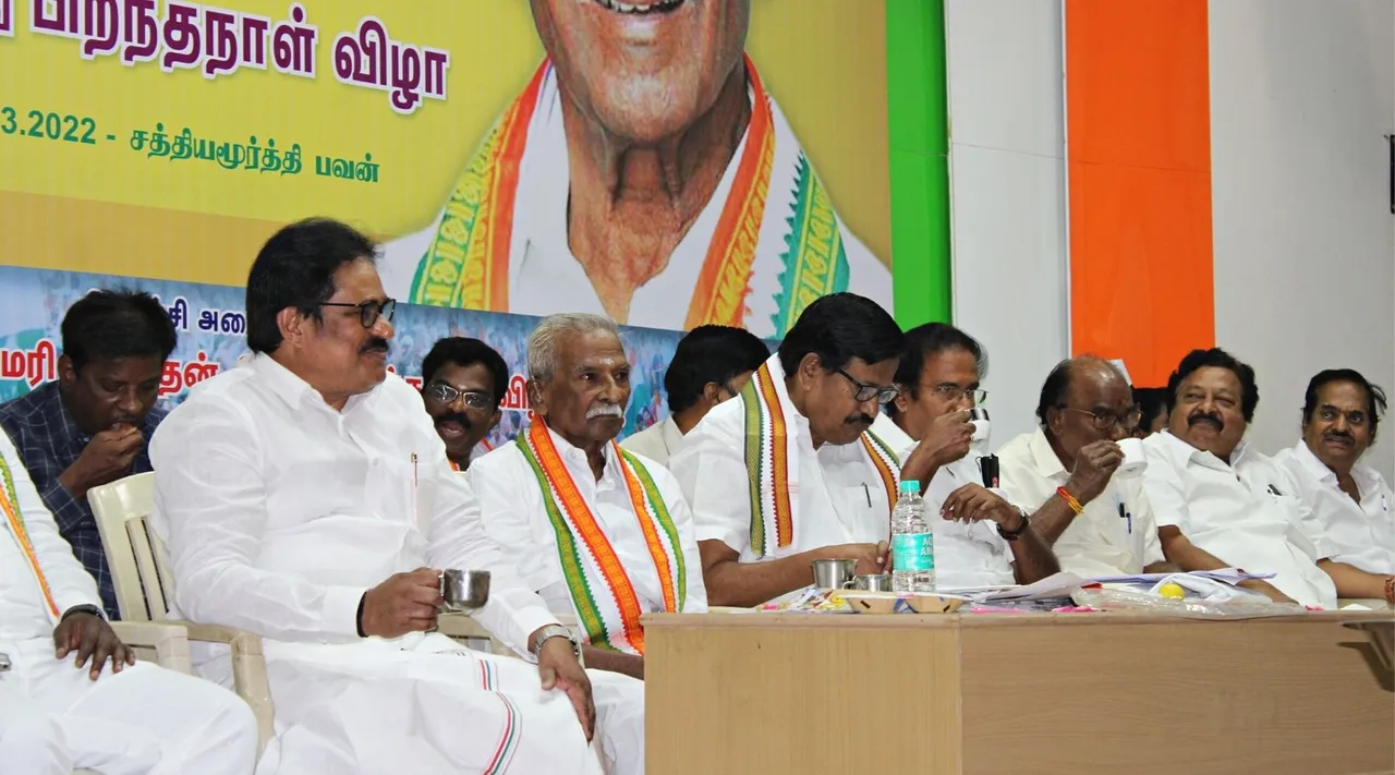 குமரி அனந்தன் சுயசரிதை எழுத வேண்டும்: பிறந்தநாள் விழாவில் ப.சிதம்பரம் கோரிக்கை